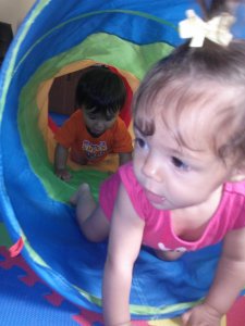 Amor's Phone Bella and Brooks tunnel